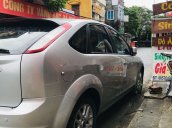 Cần bán xe Ford Focus sản xuất 2010, màu bạc còn mới