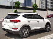 Cần bán lại xe Hyundai Tucson sản xuất 2015, màu trắng, nhập khẩu nguyên chiếc còn mới