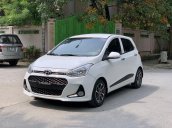 Cần bán Hyundai Grand i10 bản 4 phanh đĩa 1.2 AT đời 2018, màu trắng