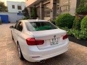 Bán xe BMW 320i sản xuất 2016, màu trắng, giá cả hợp lý