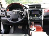 Cần bán xe Toyota Camry 2.Q sản xuất 2015, màu đen