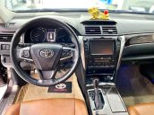 Xe Toyota Camry năm 2018, màu nâu còn mới