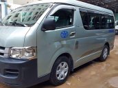 Xe Toyota Hiace sản xuất năm 2010, màu xanh lam