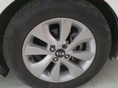 Cần bán gấp Kia Rio năm sản xuất 2014, màu trắng, xe nhập