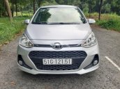 Bán ô tô Hyundai Grand i10 đời 2017, màu bạc còn mới  