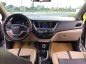 Bán xe Hyundai Accent đời 2018, màu bạc  