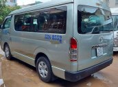 Xe Toyota Hiace sản xuất năm 2010, màu xanh lam