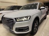 Bán xe Audi Q7 năm sản xuất 2016, đăng ký 2017, màu trắng