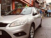 Cần bán xe Ford Focus sản xuất 2010, màu bạc còn mới