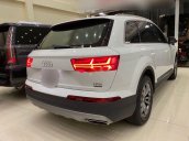 Bán xe Audi Q7 năm sản xuất 2016, đăng ký 2017, màu trắng