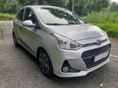 Bán ô tô Hyundai Grand i10 đời 2017, màu bạc còn mới  