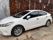 Cần bán xe Kia Cerato năm sản xuất 2017, màu trắng chính chủ