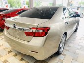 Cần bán gấp Toyota Camry đời 2014, màu vàng cát