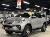 Cần bán lại xe Toyota Fortuner 2020, màu bạc, số sàn