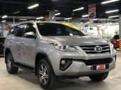 Cần bán lại xe Toyota Fortuner 2020, màu bạc, số sàn
