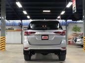 Cần bán lại xe Toyota Fortuner 2020, màu bạc, số sàn