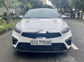 Cần bán xe Kia Cerato năm sản xuất 2019, màu trắng, giá 615tr 