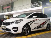 Cần bán lại xe Kia Rondo đời 2017, màu trắng