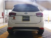 Cần bán lại xe Kia Rondo đời 2017, màu trắng