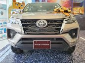 Toyota Fortuner 2.4AT model 2021, đây là Toyota Hiroshima Tân Cảng phân phối, chính thức, mới 100%, đại lý gốc