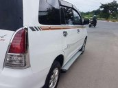 Gia đình bán Toyota Innova sản xuất 2010, màu trắng số sàn, giá chỉ 236 triệu