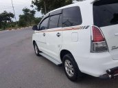 Gia đình bán Toyota Innova sản xuất 2010, màu trắng số sàn, giá chỉ 236 triệu