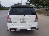 Gia đình bán Toyota Innova sản xuất 2010, màu trắng số sàn, giá chỉ 236 triệu