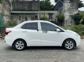 Gia đình bán Hyundai Grand i10 đời 2017, màu trắng, bản đủ