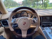 Bán chiếc Porsche Panamera năm sản xuất 2015, nhập khẩu nguyên chiếc xe gia đình