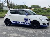 Gia đình bán Suzuki Swift đời 2017, màu trắng