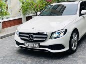 Cần bán lại xe Mercedes-Benz E300 năm sản xuất 2018, xe còn mới, giá thấp