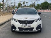 Cần bán gấp Peugeot 5008 năm 2017, màu trắng, số tự động