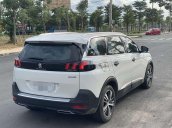 Cần bán gấp Peugeot 5008 năm 2017, màu trắng, số tự động