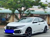 Bán Civic RS 2019, màu trắng