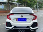 Bán Civic RS 2019, màu trắng