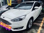 Bán Ford Focus Titanium 1.5L năm 2019, màu trắng còn mới, giá chỉ 705 triệu