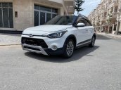 Cần bán gấp Hyundai i20 Active năm 2016, màu trắng, xe gia đình, giá 458 triệu đồng