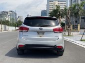 Cần bán xe Kia Rondo SX 2016, màu bạc, nội thất đen, máy dầu