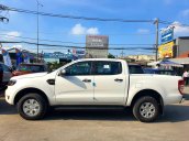 Ford Ranger XLS khuyến mãi tặng nắp thùng, lót thùng