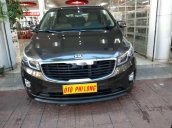 Cần bán gấp Kia Sedona sản xuất năm 2016, màu nâu, số tự động, 735tr