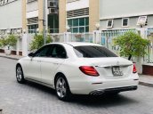 Cần bán lại xe Mercedes-Benz E300 năm sản xuất 2018, xe còn mới, giá thấp