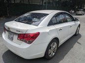 Cần bán xe Chevrolet Cruze sản xuất 2015, màu trắng, 390tr