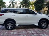 Cần bán gấp chiếc xe Toyota Fortuner sản xuất 2019, máy xăng 1 cầu số tự động, giá mềm