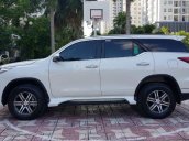 Cần bán gấp chiếc xe Toyota Fortuner sản xuất 2019, máy xăng 1 cầu số tự động, giá mềm