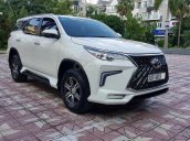 Cần bán gấp chiếc xe Toyota Fortuner sản xuất 2019, máy xăng 1 cầu số tự động, giá mềm