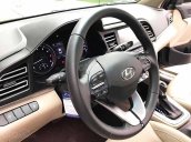 Bán xe Hyundai Elantra năm sản xuất 2019, màu đen, chính chủ