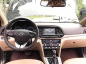 Bán xe Hyundai Elantra năm sản xuất 2019, màu đen, chính chủ