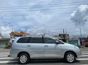 Cần bán xe Toyota Innova sản xuất 2011, màu bạc, 375tr