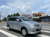 Cần bán xe Toyota Innova sản xuất 2011, màu bạc, 375tr