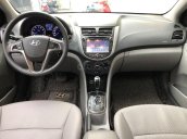 Cần bán xe Hyundai Accent đời 2016, màu đen, số tự động